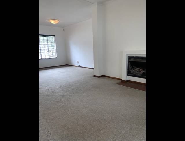 3 BEDROOM APARTMENT FOR SALE IN DUNKELD WEST
